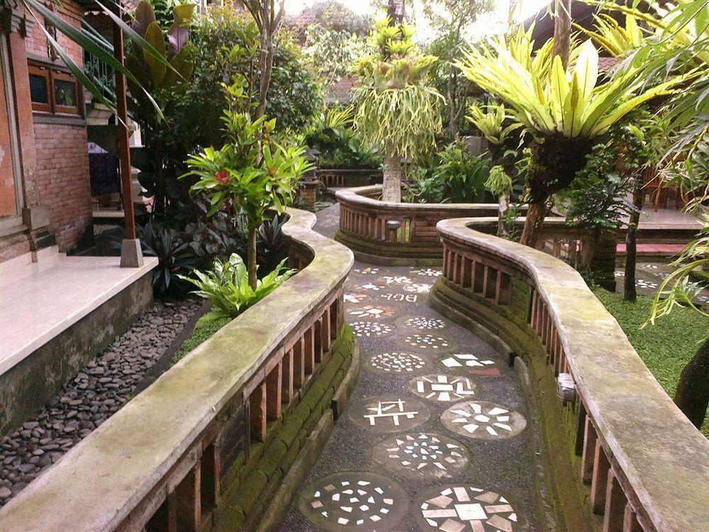 Ketut'S Place Bed & Breakfast Ubud Hotel Exterior photo