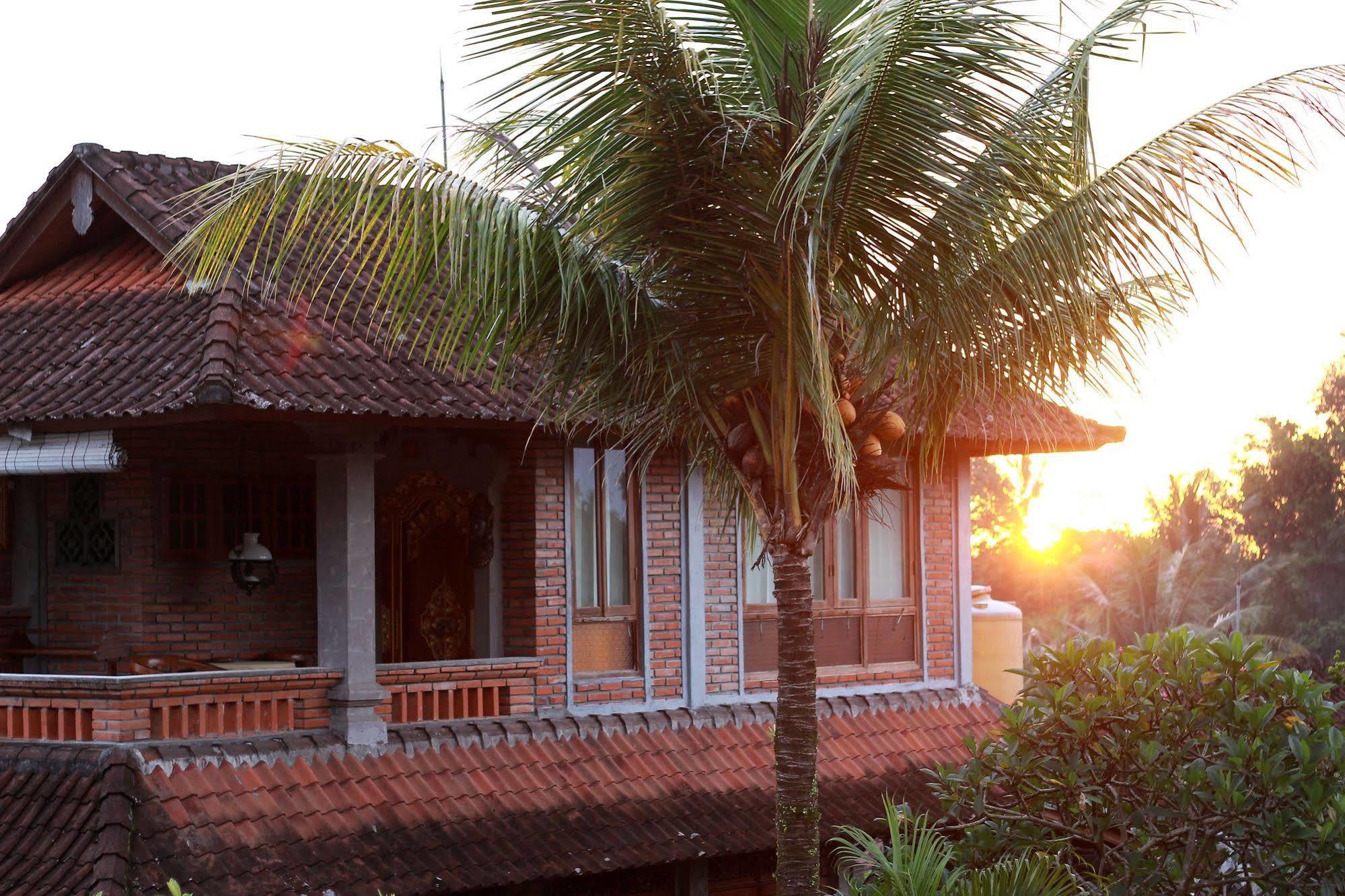 Ketut'S Place Bed & Breakfast Ubud Hotel Exterior photo